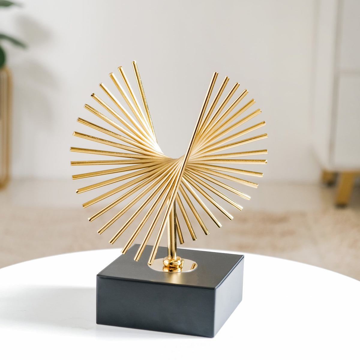 Radiance Decor Showpiece Gold Small Nestasia