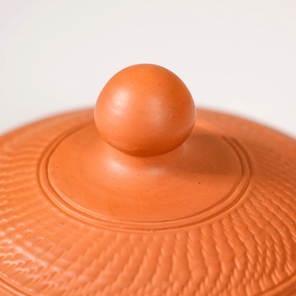 Set Of 2 Engraved Terracotta Serving Bowls With Lid 1400ml Nestasia