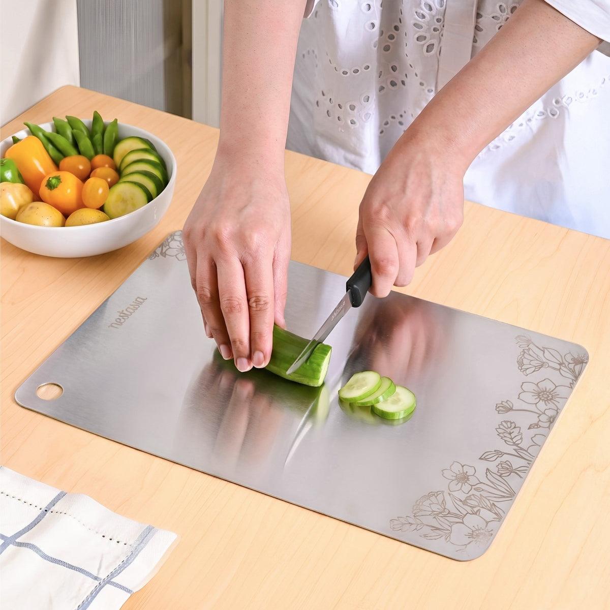 Engraved Stainless Steel Chopping Board 35x25cm Nestasia