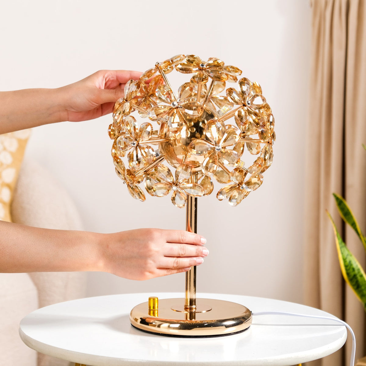 Full Bloom Tabletop LED Lamp Nestasia