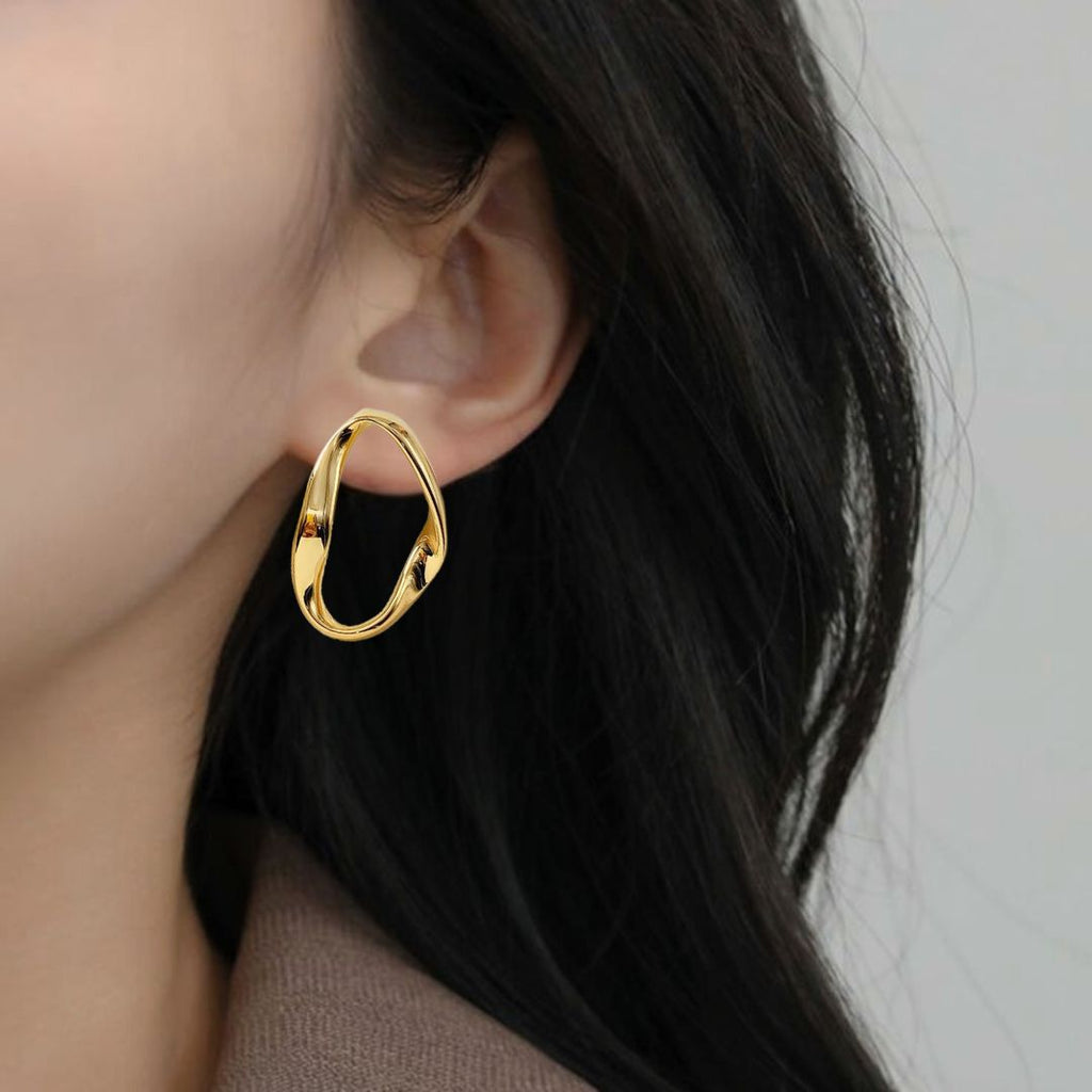 Gold Ribbon Oval Hoop Earrings Nestasia