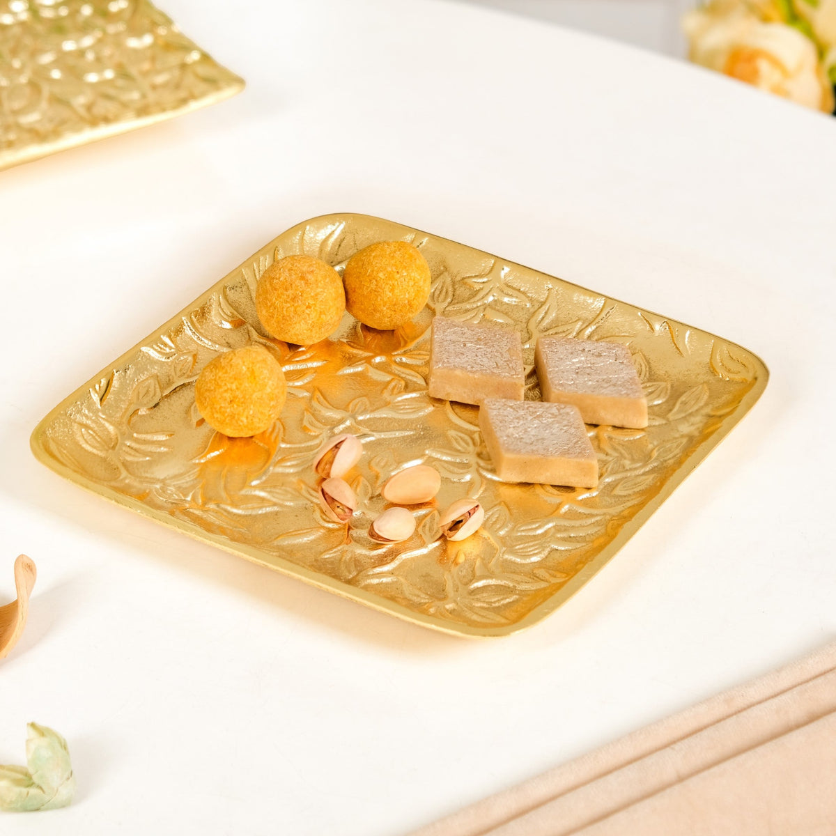 Golden Crest Floral Metal Decorative Tray Nestasia