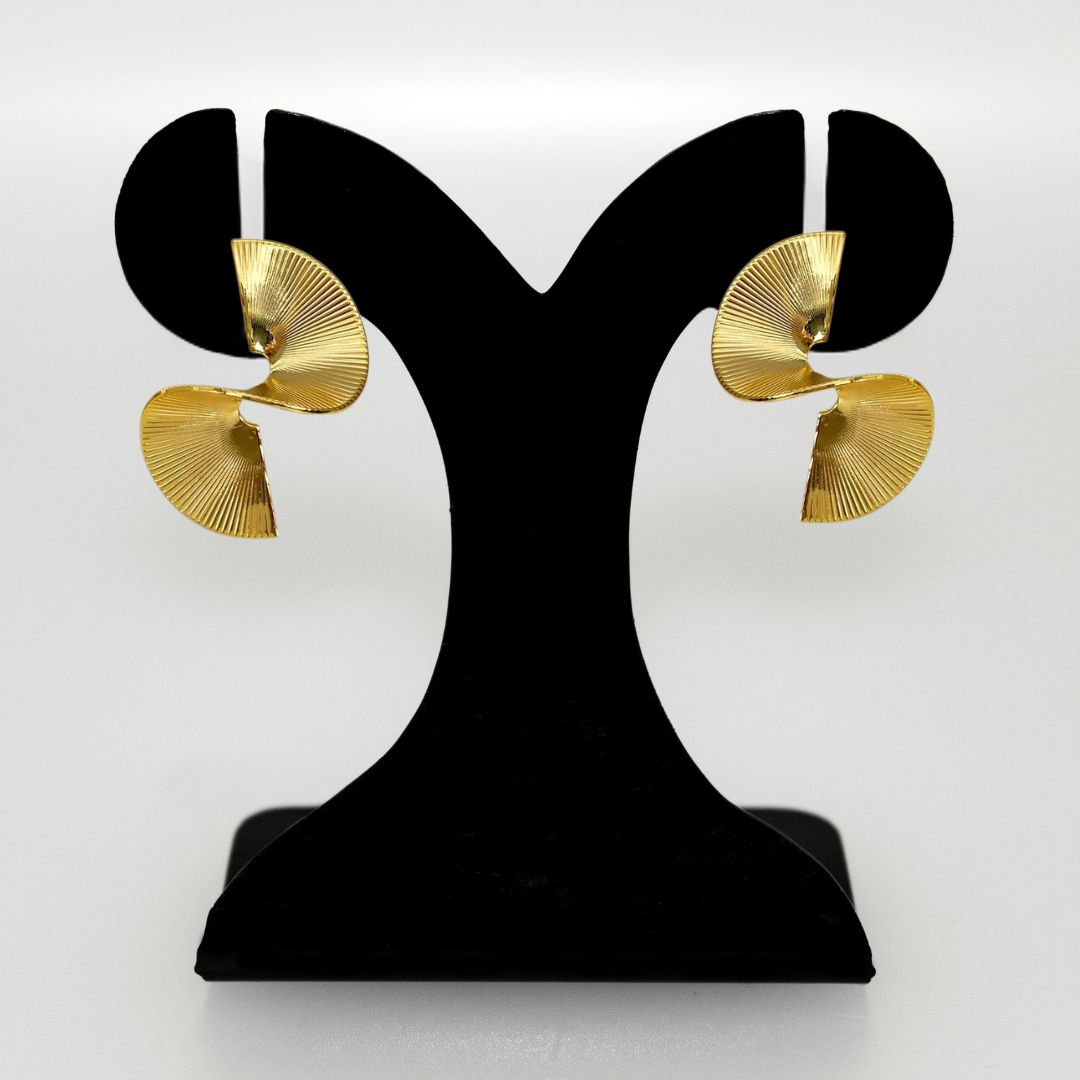 Graceful Gold Sensu Fan Earrings Nestasia