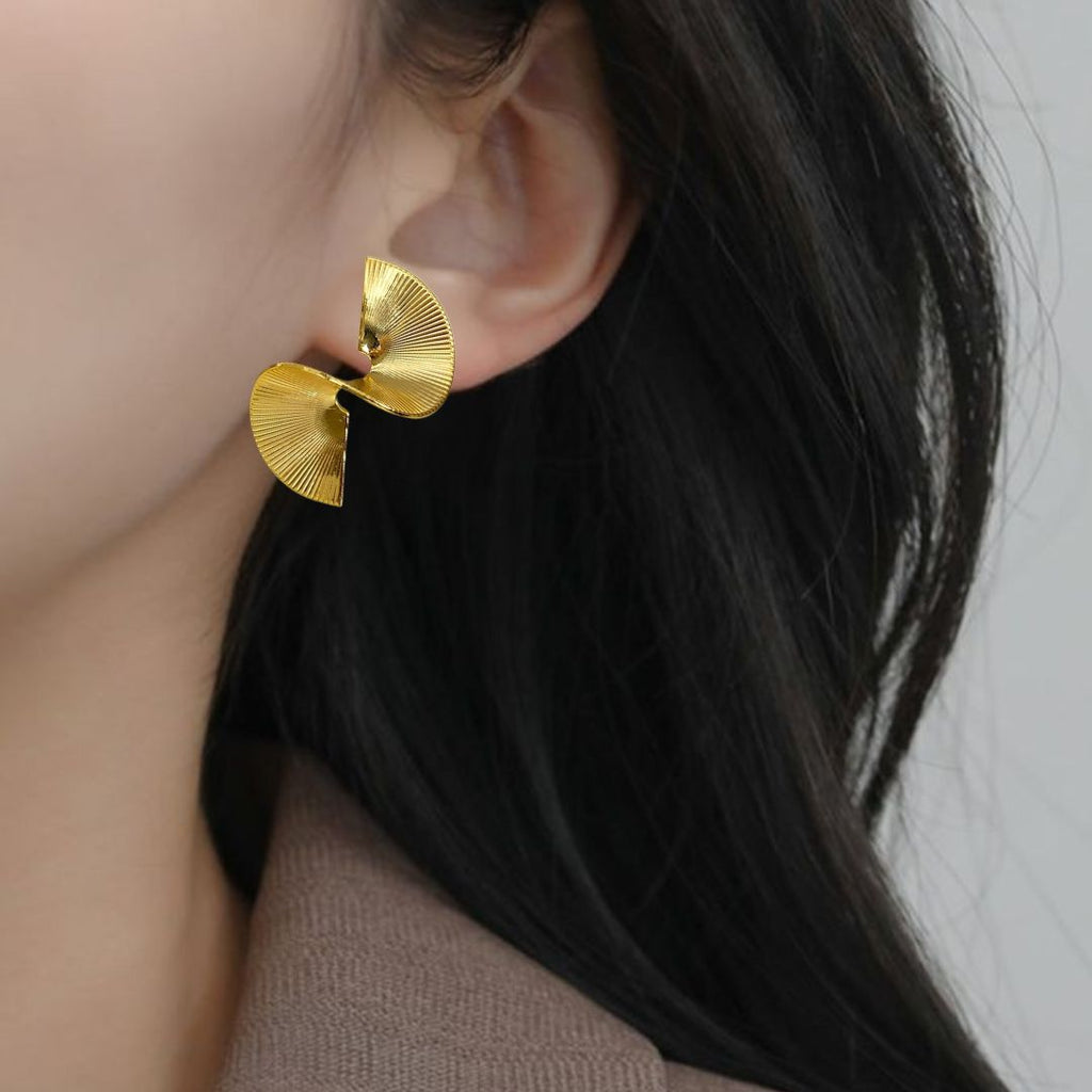 Graceful Gold Sensu Fan Earrings Nestasia