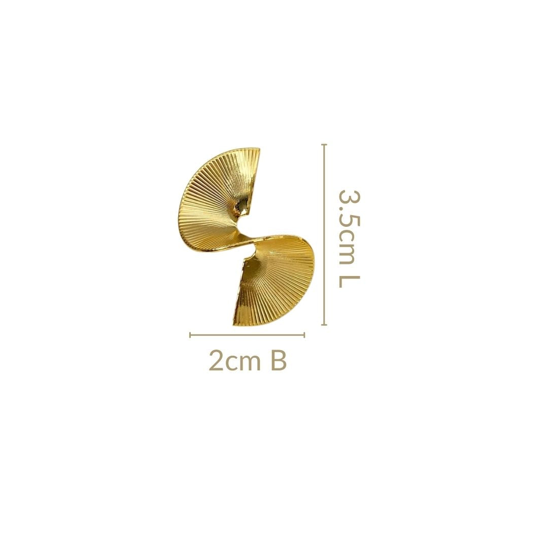 Graceful Gold Sensu Fan Earrings Nestasia