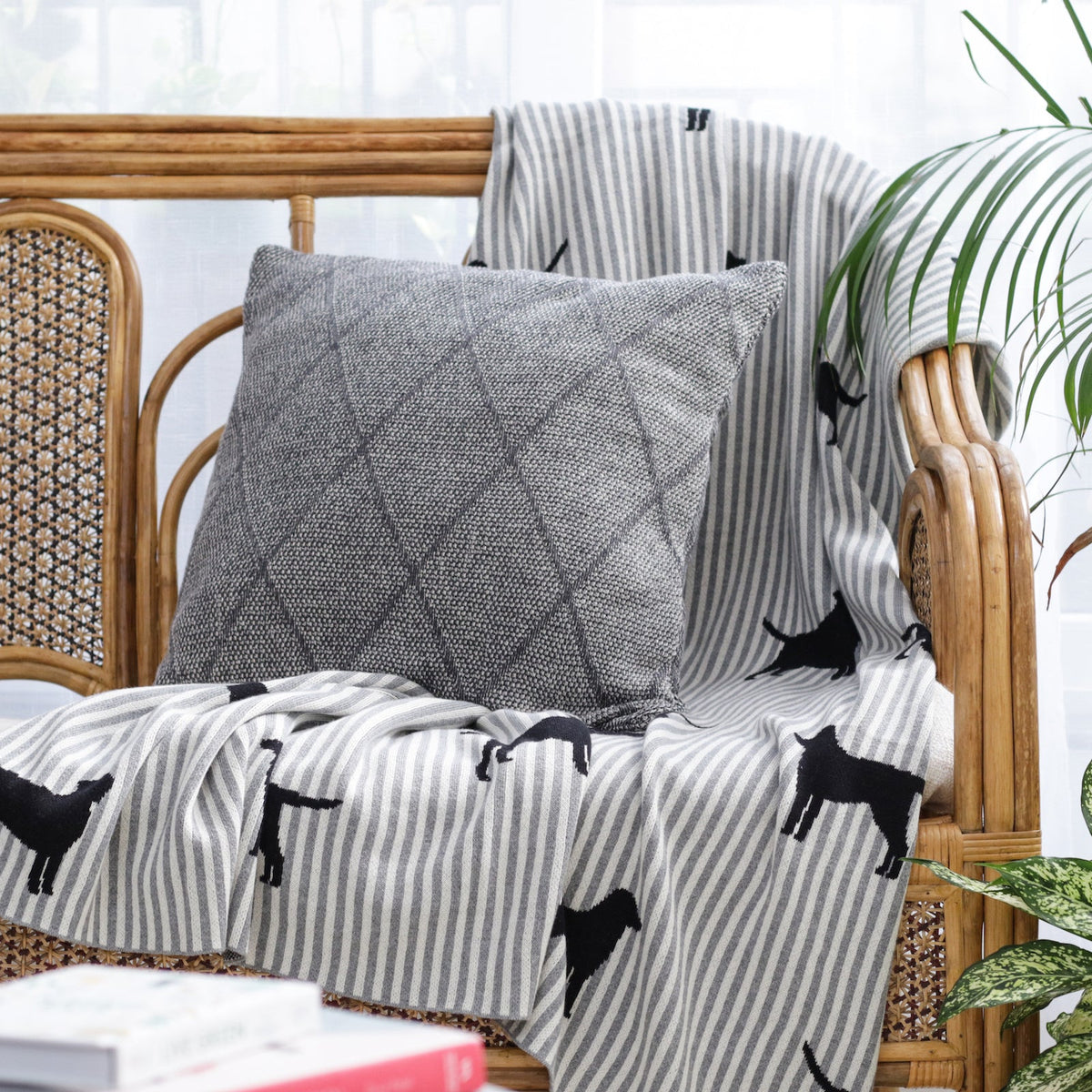 Grey Knitted Blanket Nestasia