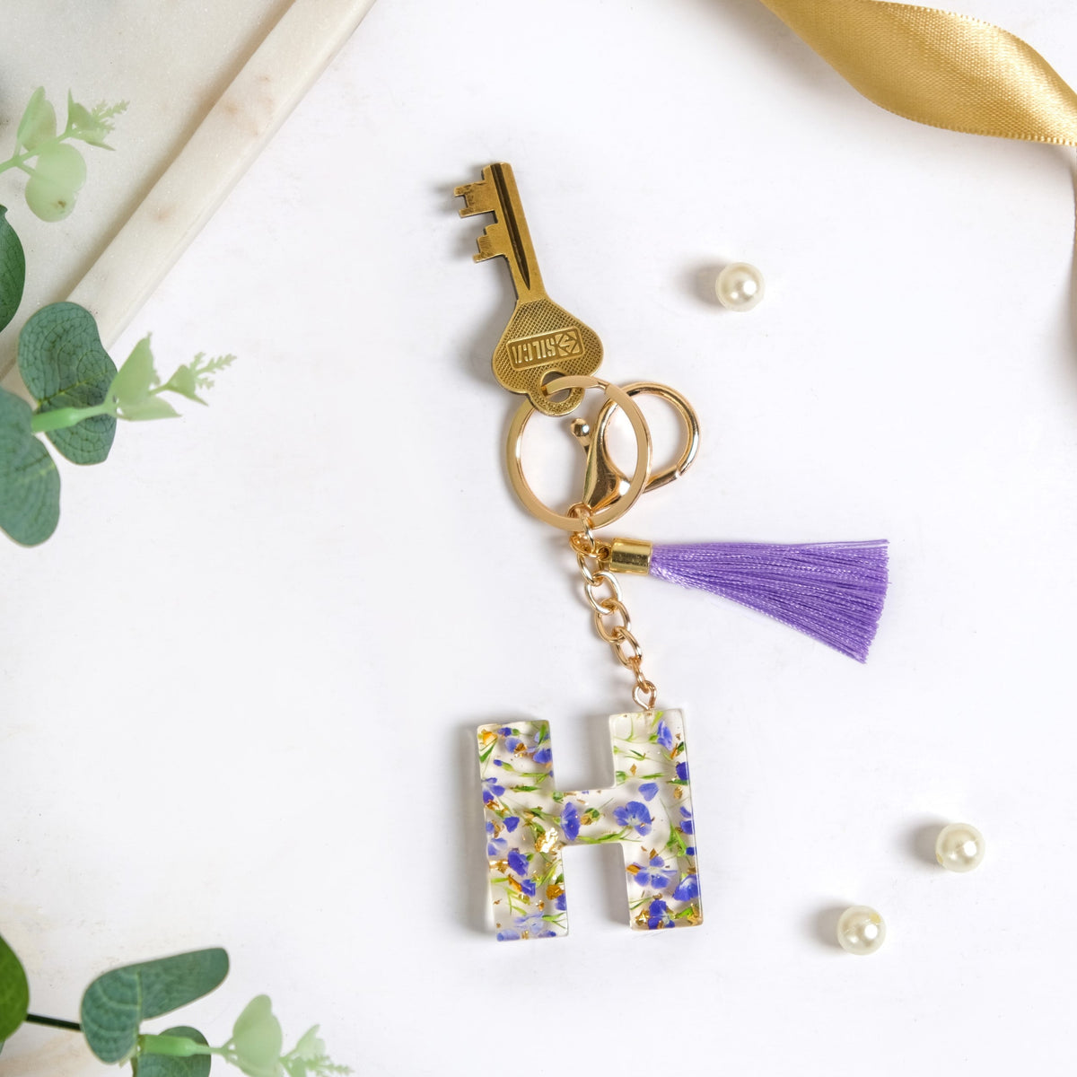 Heartfelt H Keychain With Pressed Flowers Nestasia