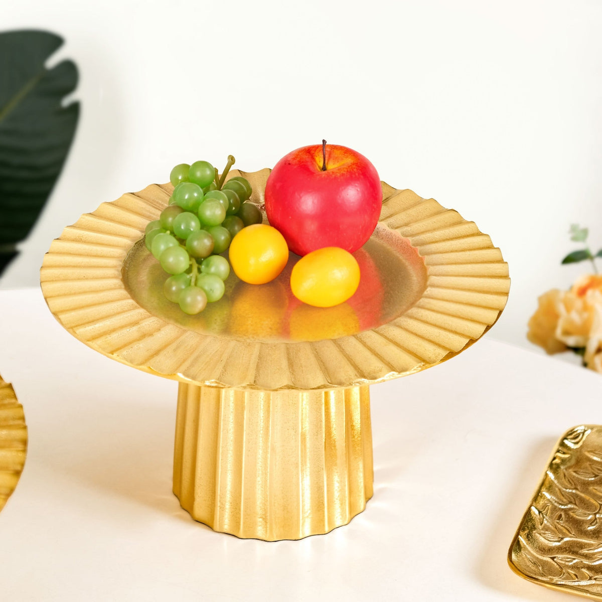 Halo Gold Dessert Riser Short Nestasia