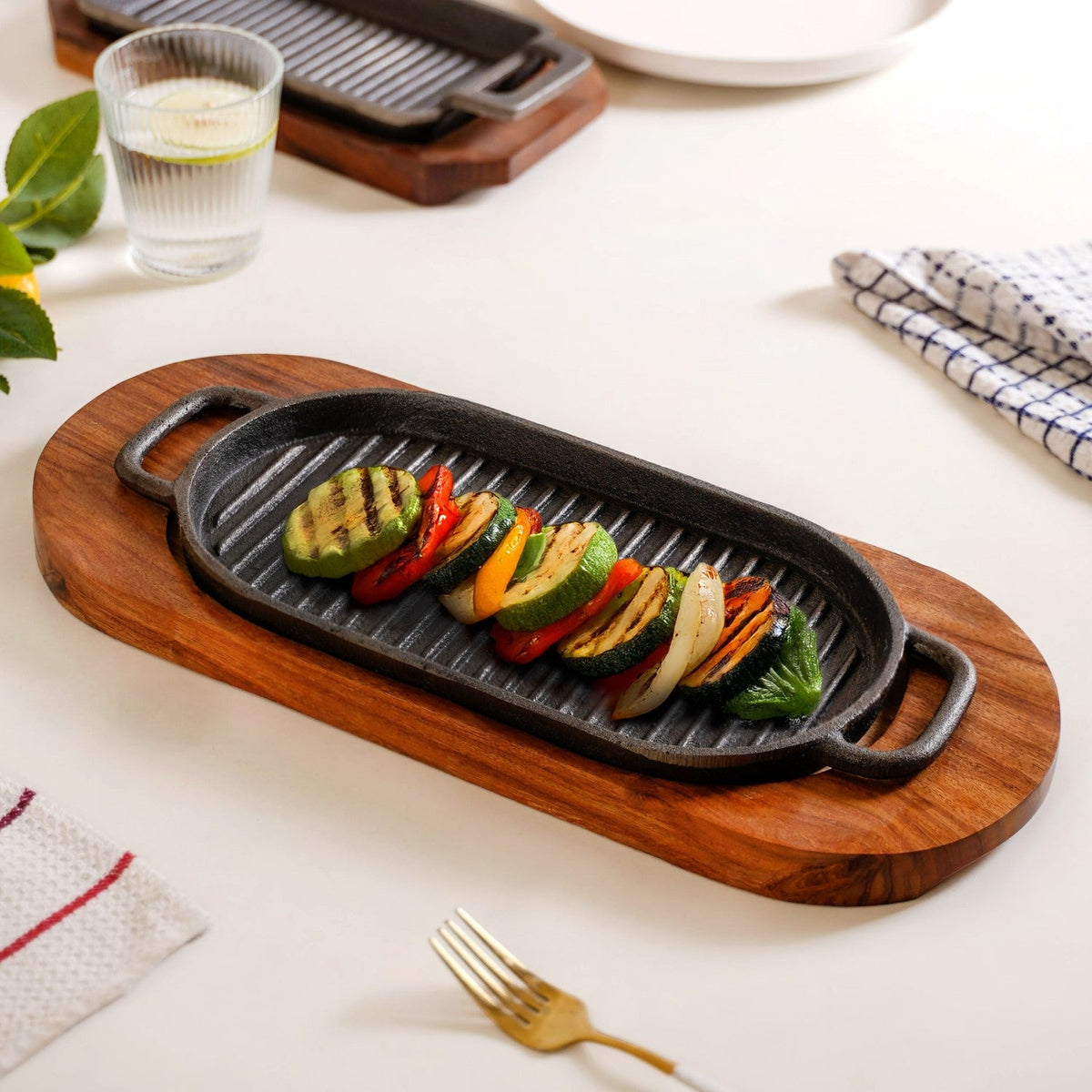 Barbecue Grill Plate With Seesham Wood Base Nestasia