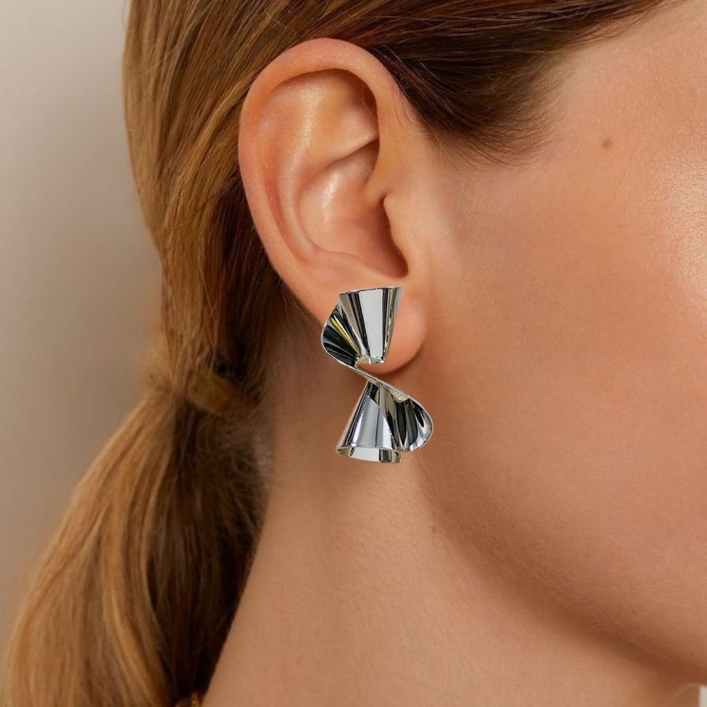 Hourglass Twist Earrings Silver Nestasia