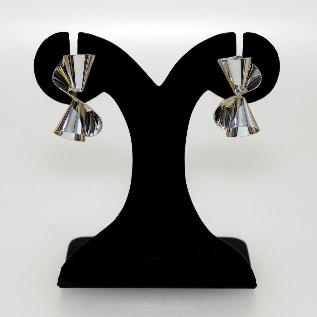 Hourglass Twist Earrings Silver Nestasia