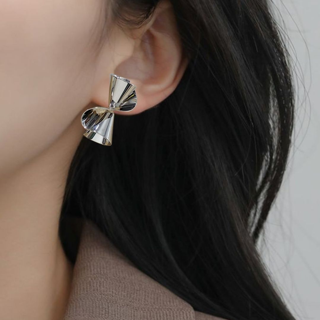 Hourglass Twist Earrings Silver Nestasia