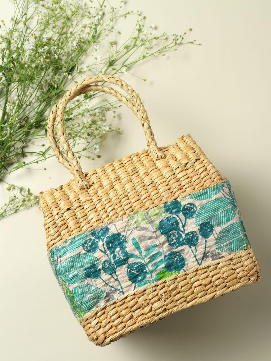 Portable Seagrass Picnic Hamper for Travel, Lunch, and Outdoor Adventures