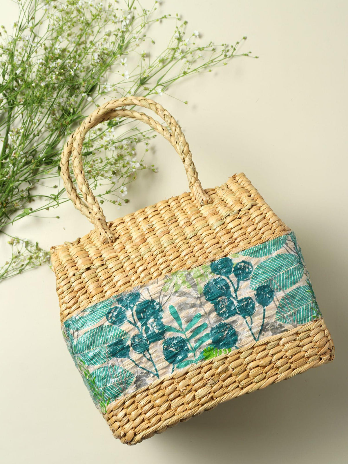 Portable Seagrass Picnic Hamper for Travel, Lunch, and Outdoor Adventures