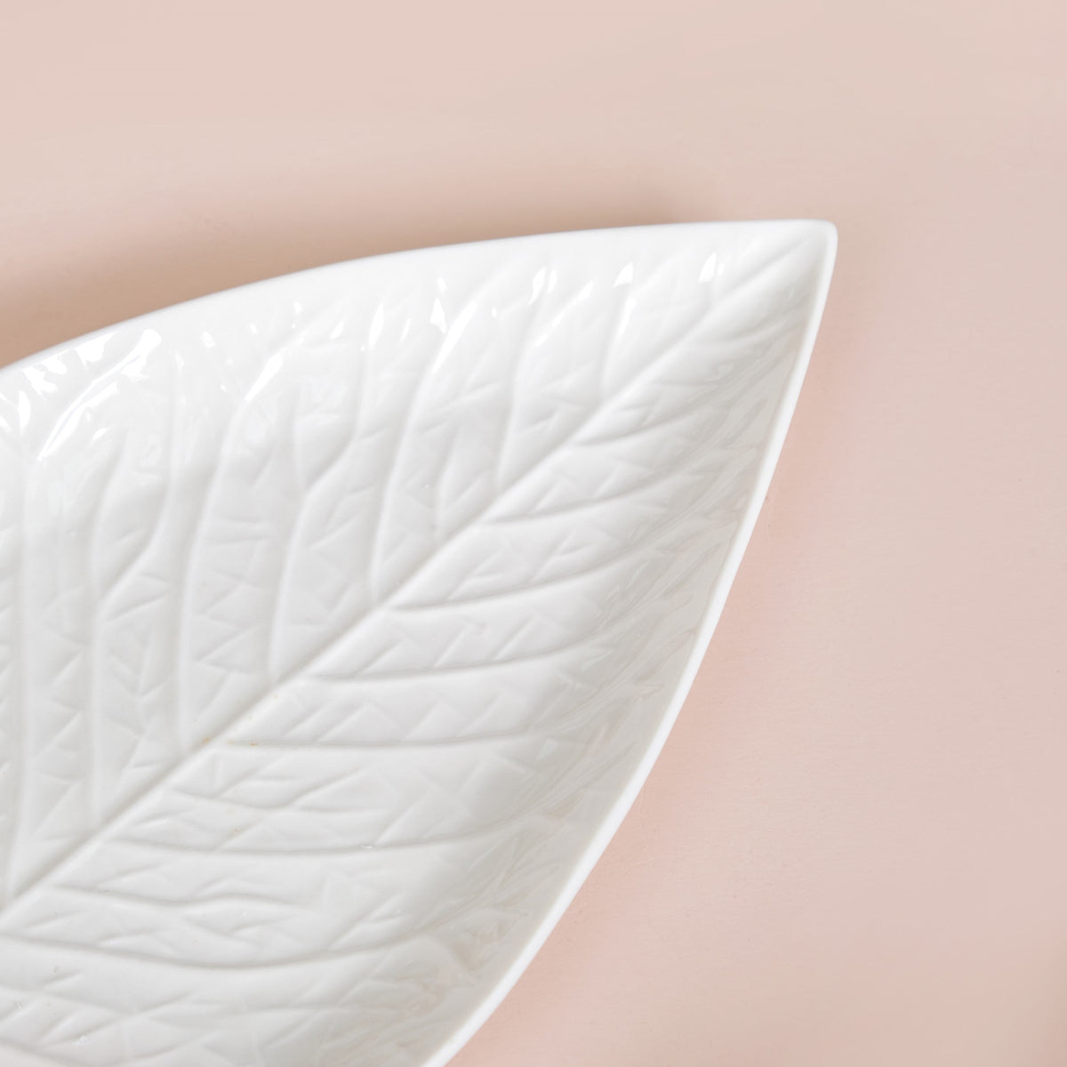Large Bay Leaf Serving Platter 15 Inch Nestasia