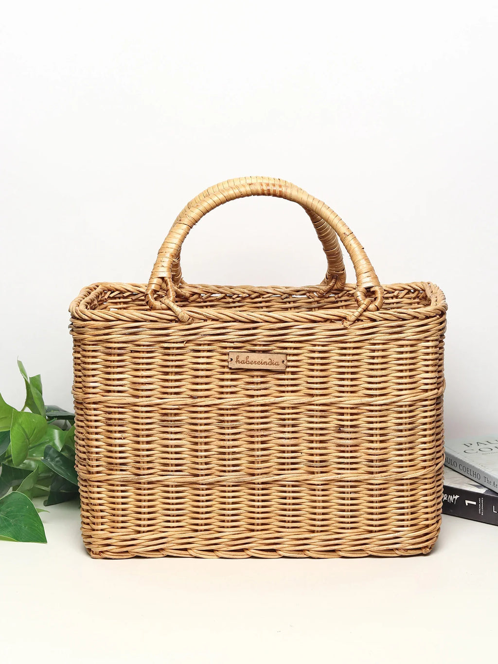 Wicker Picnic Basket for Garden, Park & Weekend Outings