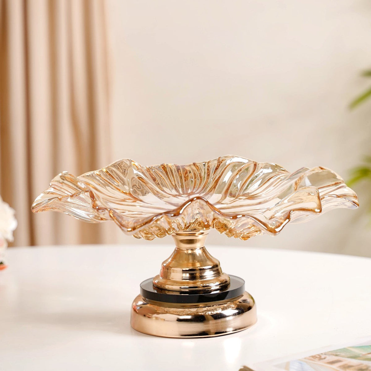 Decorative Crystal Glass Platter With Metal Stand Nestasia