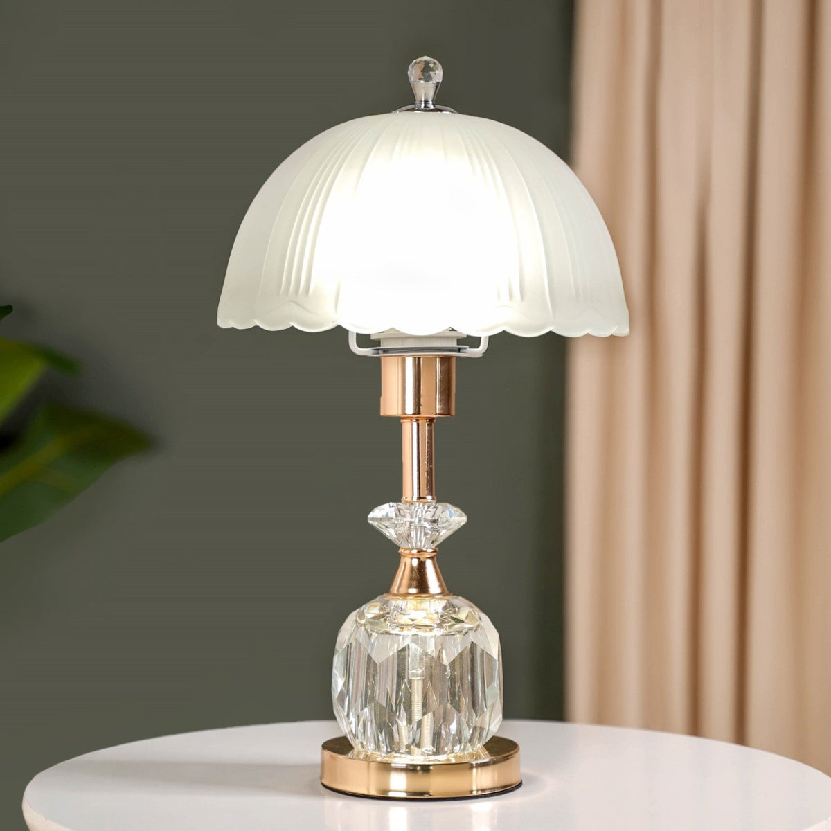 Vintage Glory Crystal LED Table Lamp Nestasia