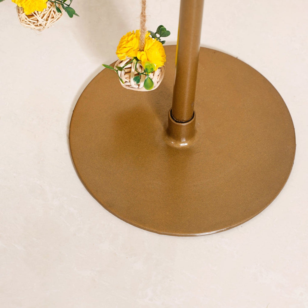 Luxurious Gold Backdrop Frame With Flower Decor 36 Inch Nestasia