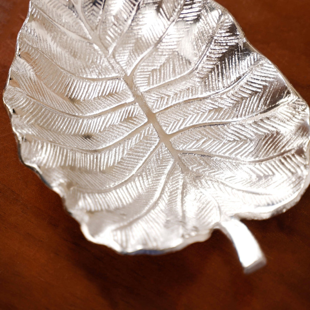 Silver Colocasia Leaf Metal Tray Set Of 2 Nestasia