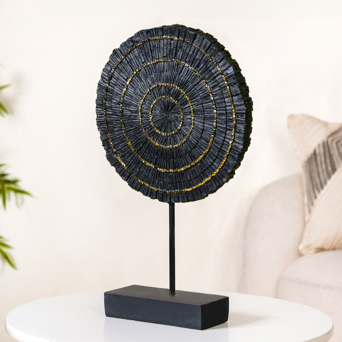 Modern Mystique Decor Showpiece Black Nestasia