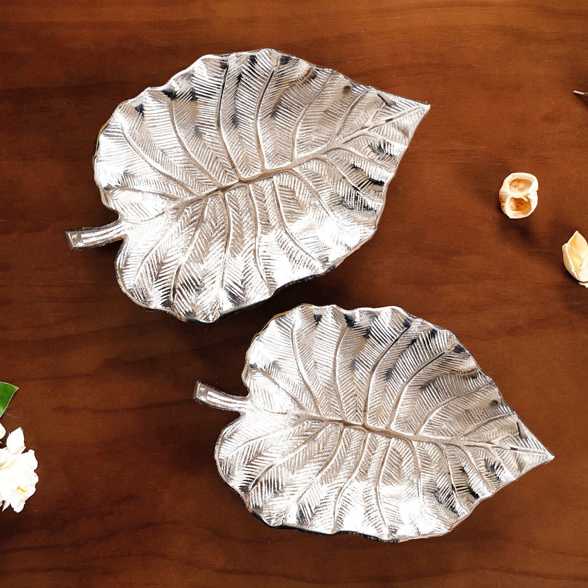 Silver Colocasia Leaf Metal Tray Set Of 2 Nestasia