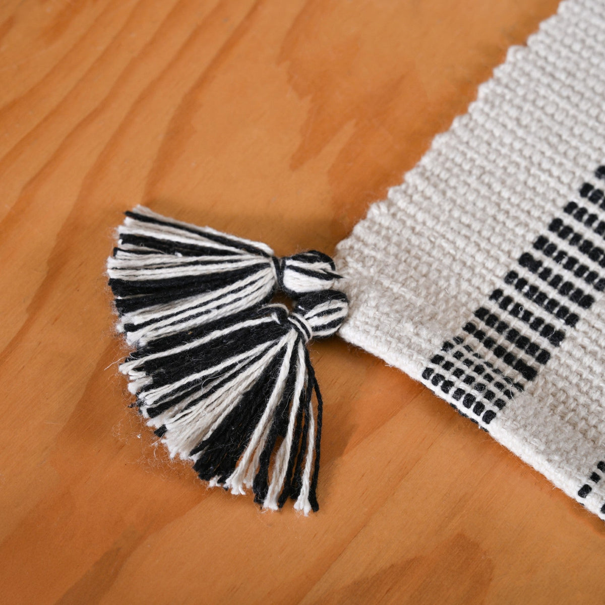 Monochrome Cotton Runner 180x33cm Nestasia