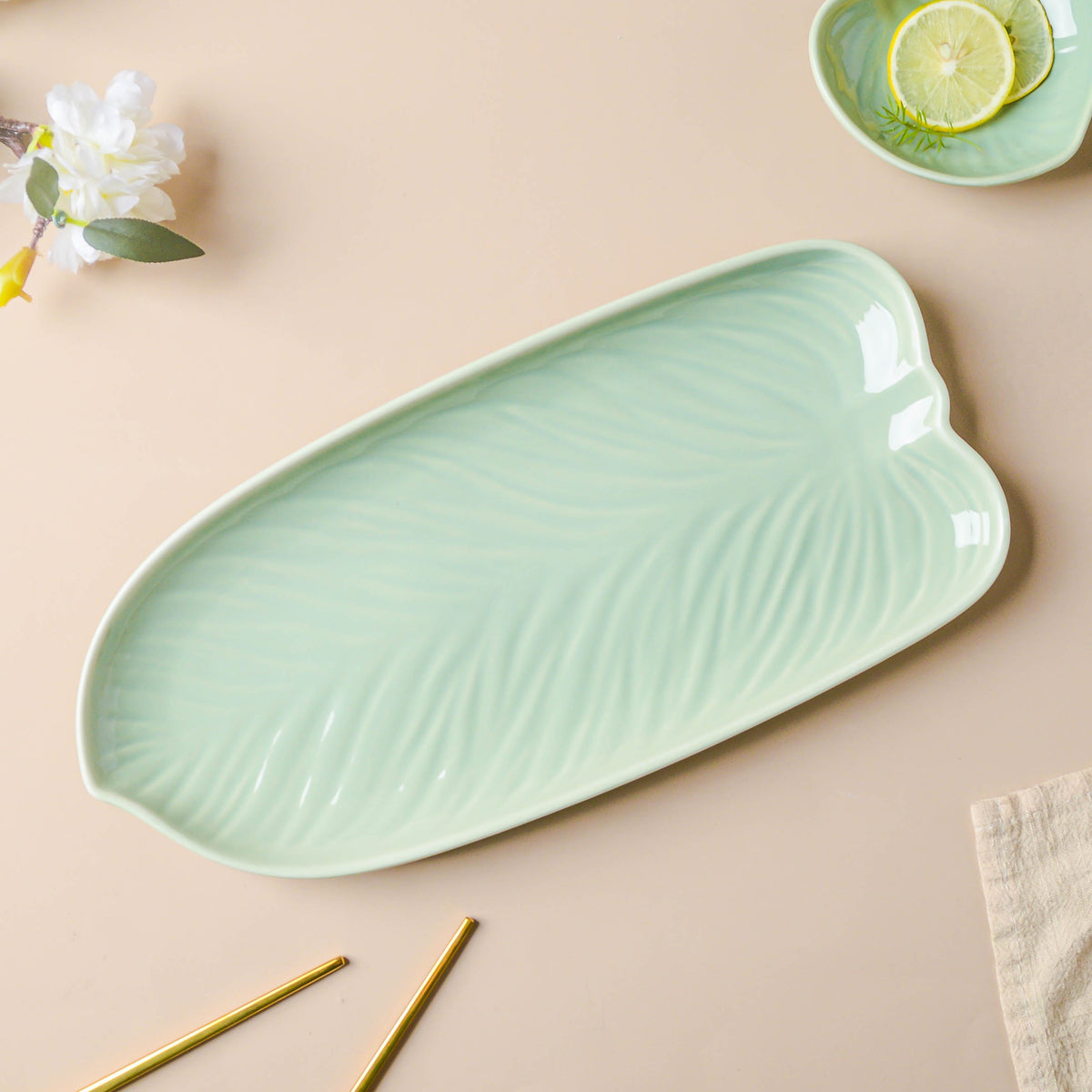Taro Leaf Platter Large 11.5 Inch Nestasia