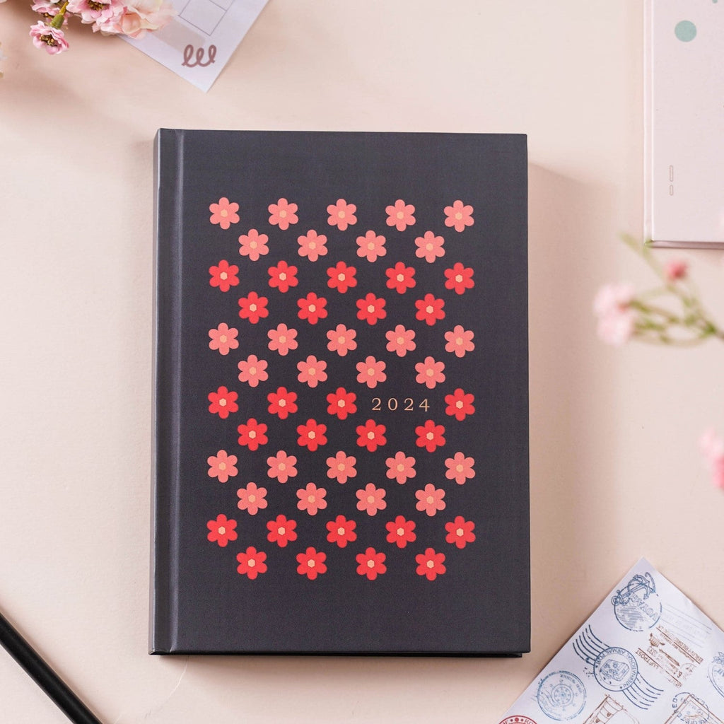 Daisy Floral Patterned Hardbound Notebook Black 8.2 X 5.9 Inch Nestasia