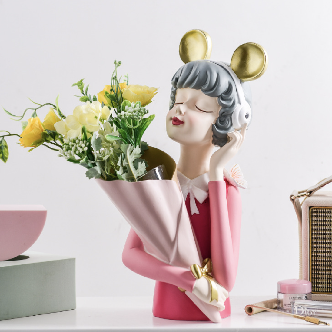 Musical Girl Showpiece Vase Nestasia