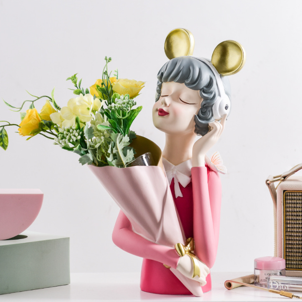 Musical Girl Showpiece Vase Nestasia