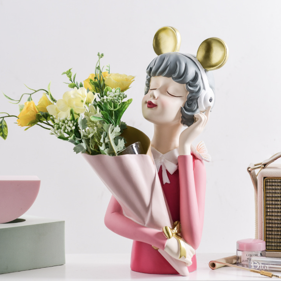 Musical Girl Showpiece Vase Nestasia