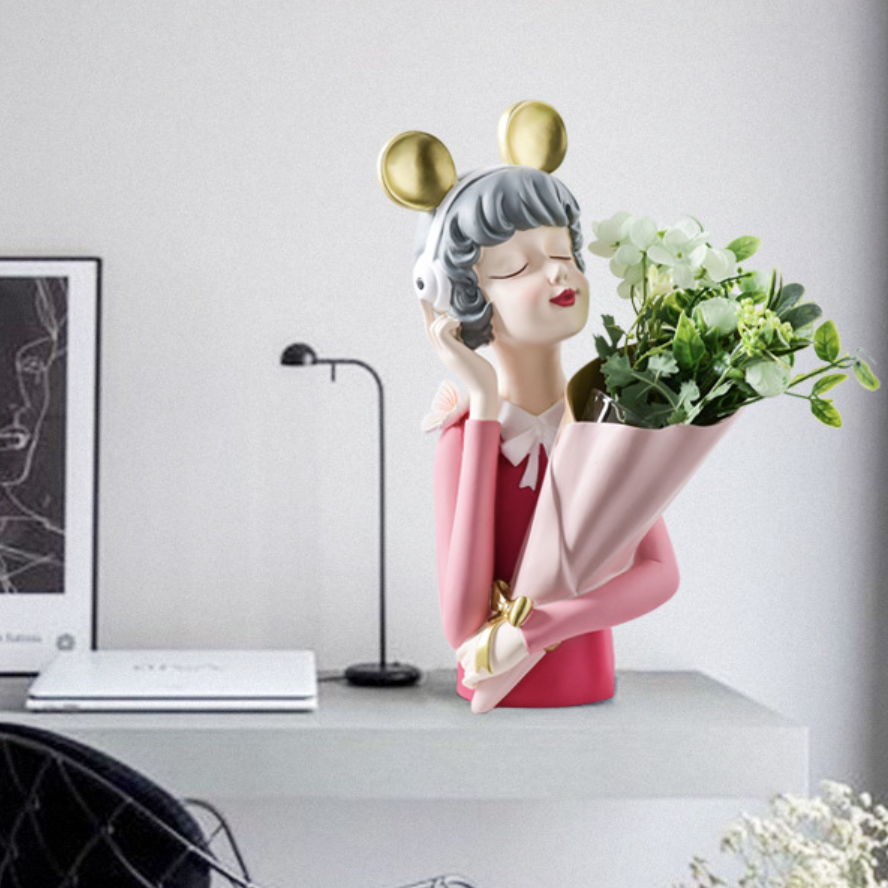 Musical Girl Showpiece Vase Nestasia