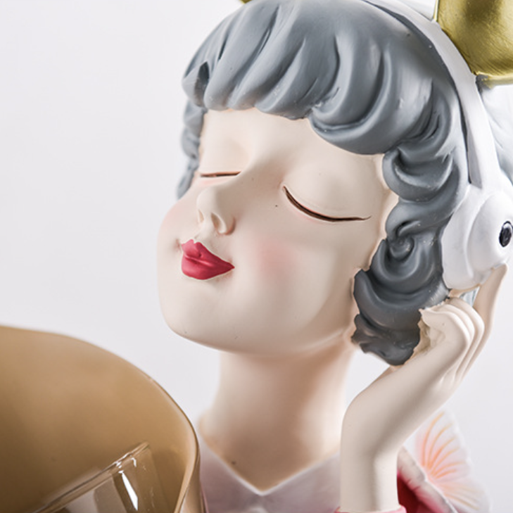 Musical Girl Showpiece Vase Nestasia