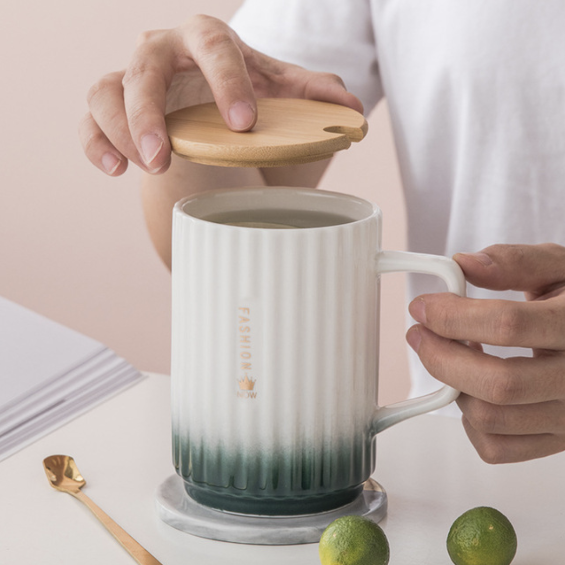 Ceramic Mug with Lid and Spoon Nestasia