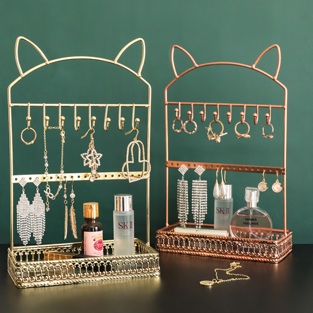 Gold Accessory Display Nestasia