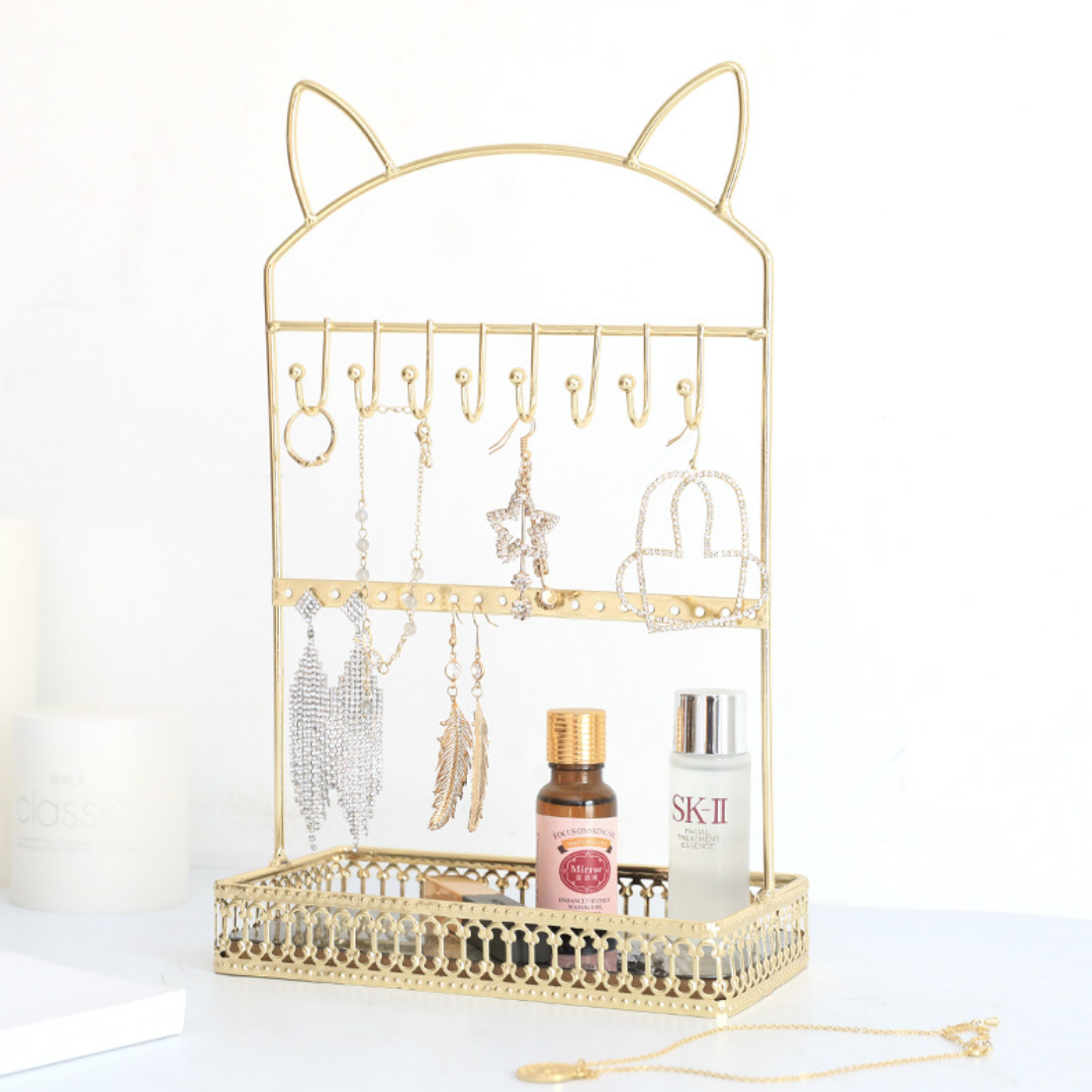 Gold Accessory Display Nestasia