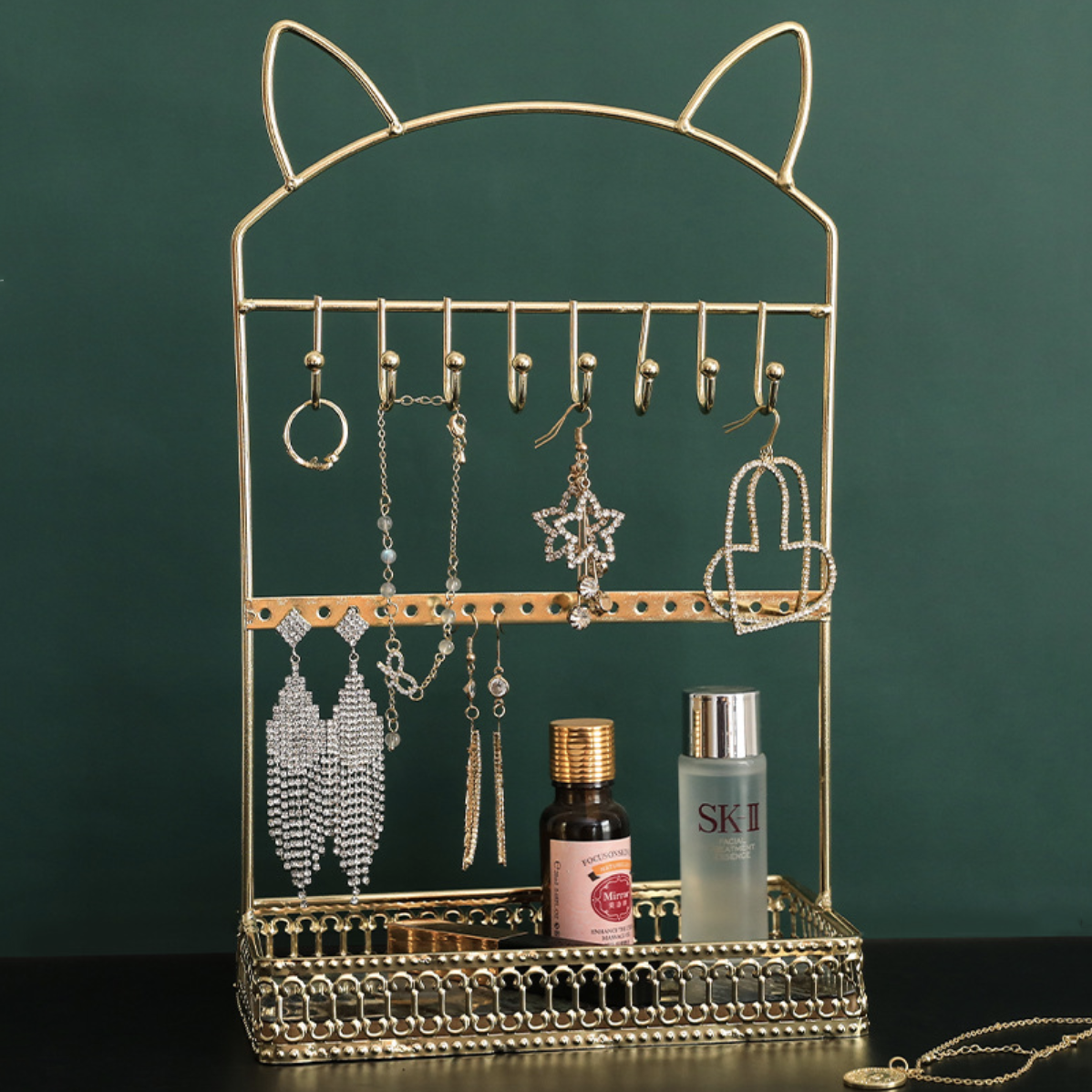 Gold Accessory Display Nestasia
