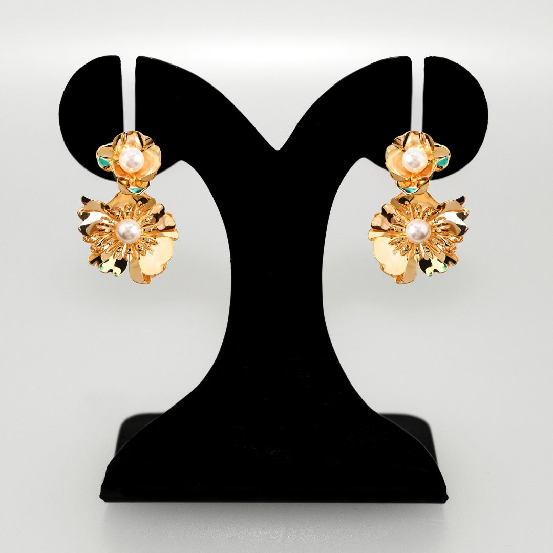 Pearl Blossom Earrings Gold Nestasia