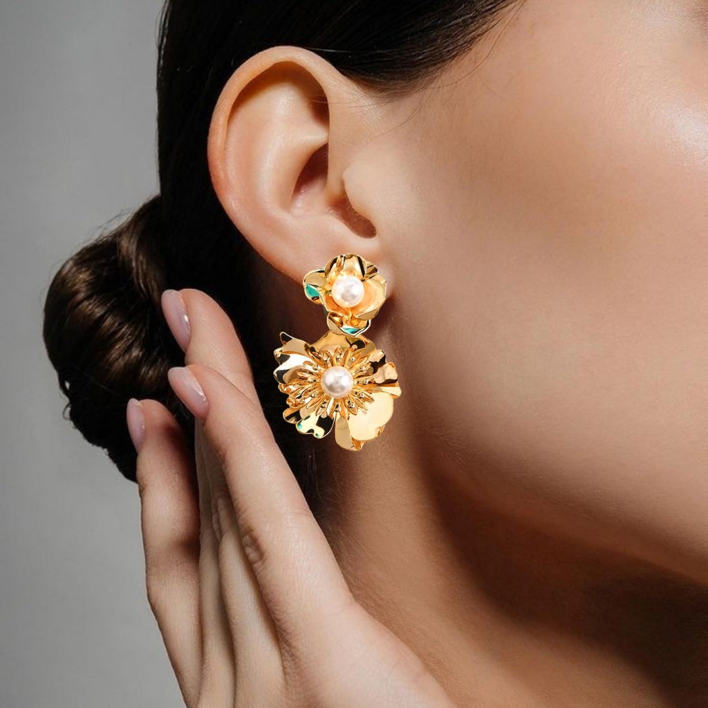 Pearl Blossom Earrings Gold Nestasia