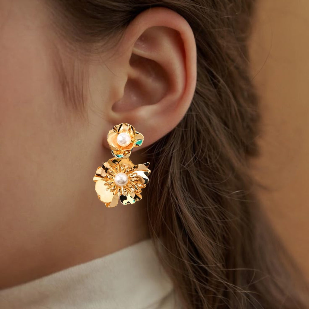 Pearl Blossom Earrings Gold Nestasia