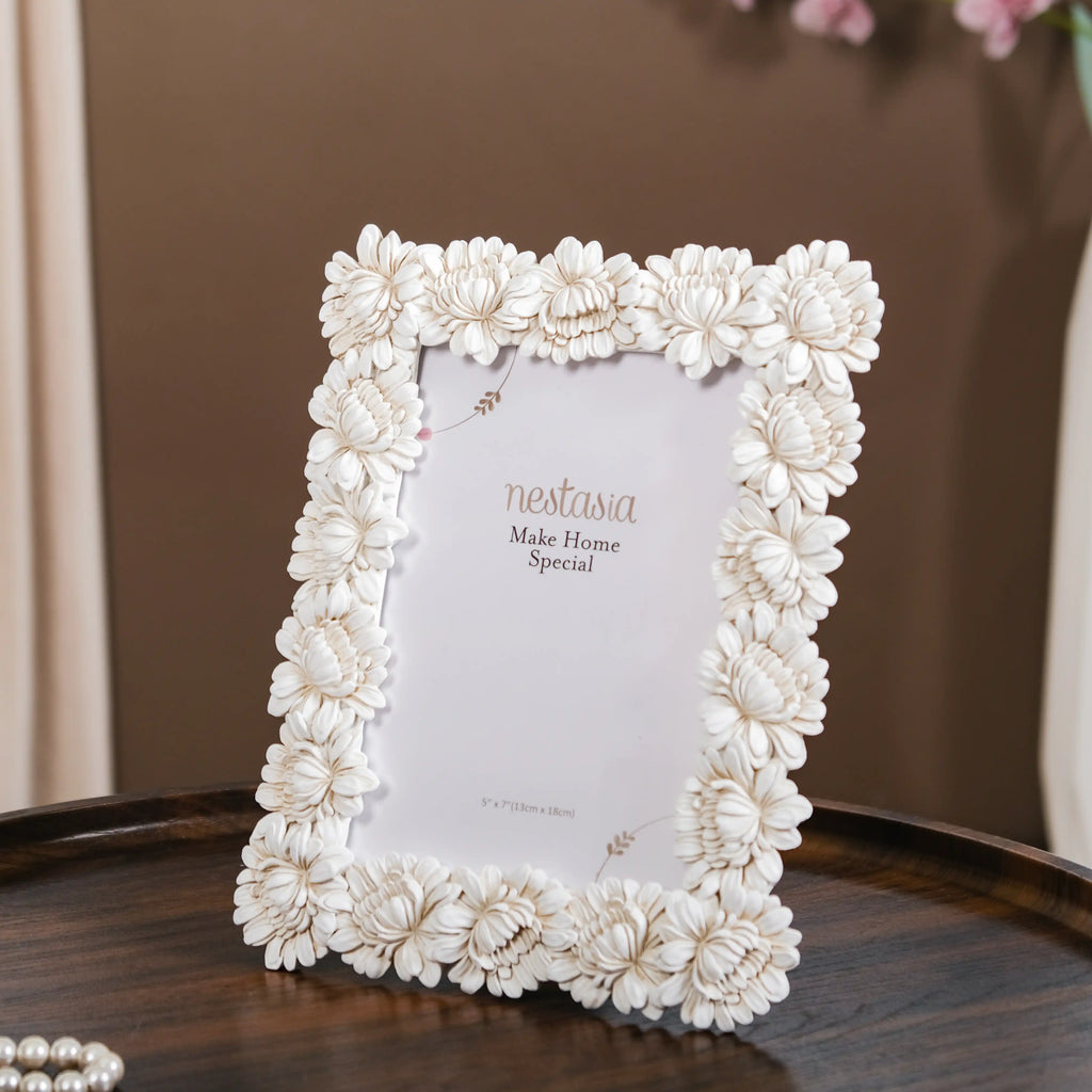 Blooms Picture Frame Large White 9.5"x7.5" Nestasia