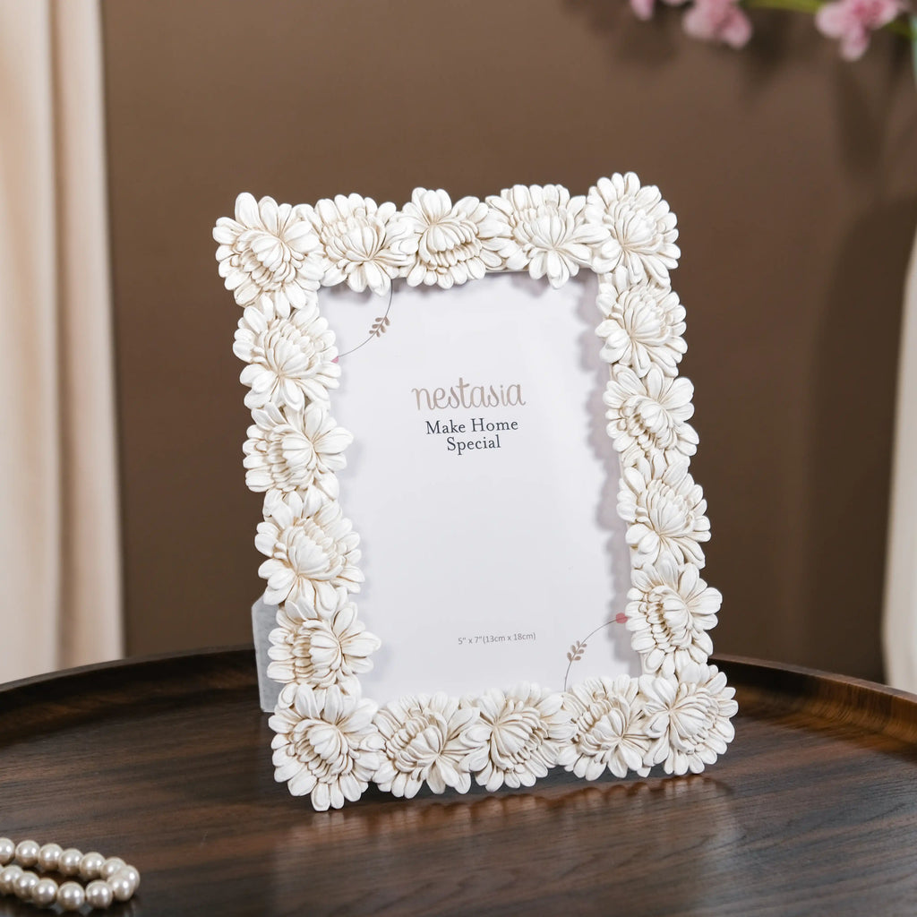 Blooms Picture Frame Large White 9.5"x7.5" Nestasia