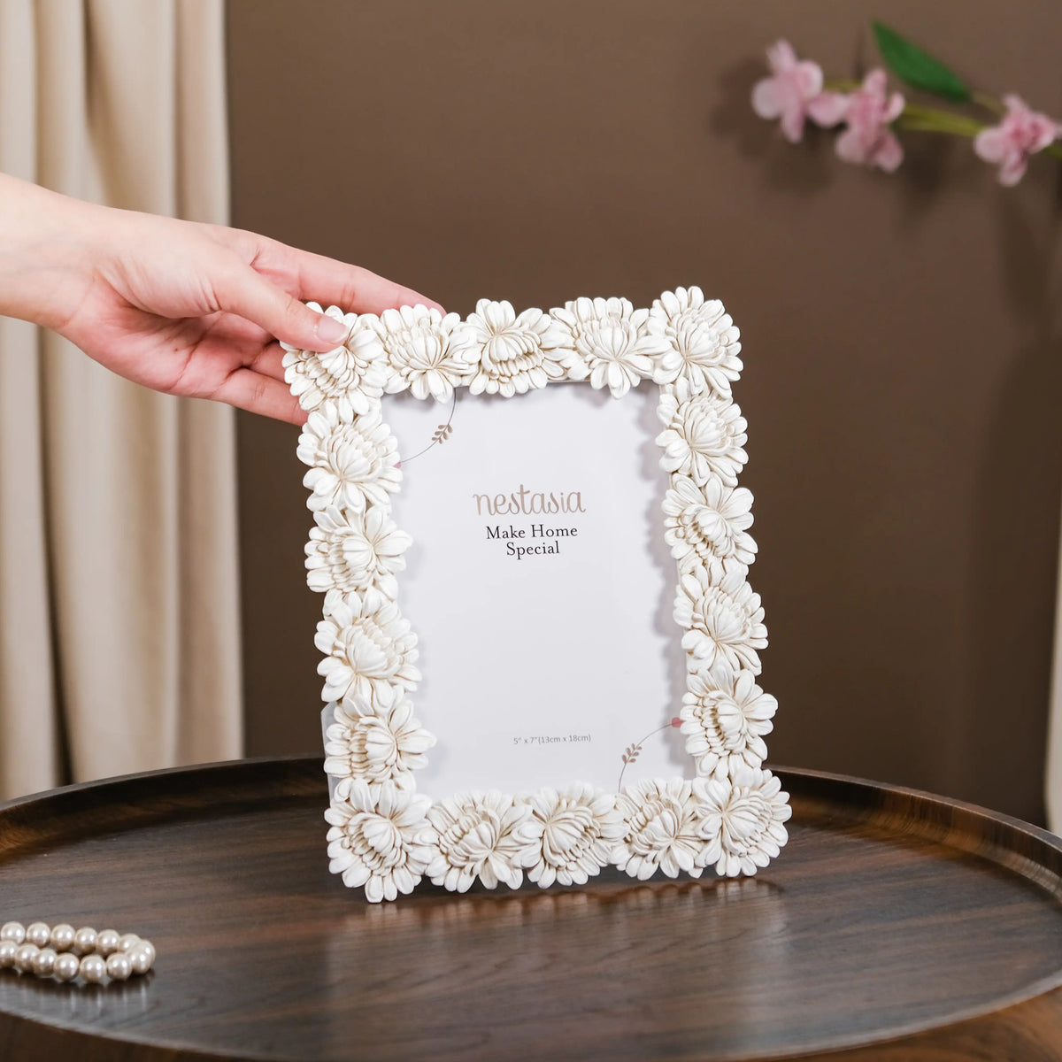 Blooms Picture Frame Large White 9.5"x7.5" Nestasia