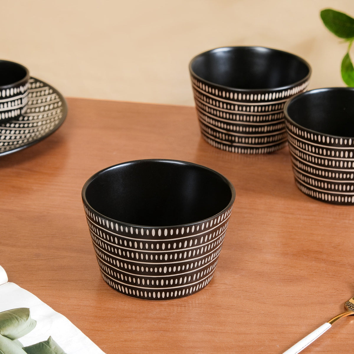 Kuro Ceramic Serving Bowl Set Of 6 600ml Nestasia
