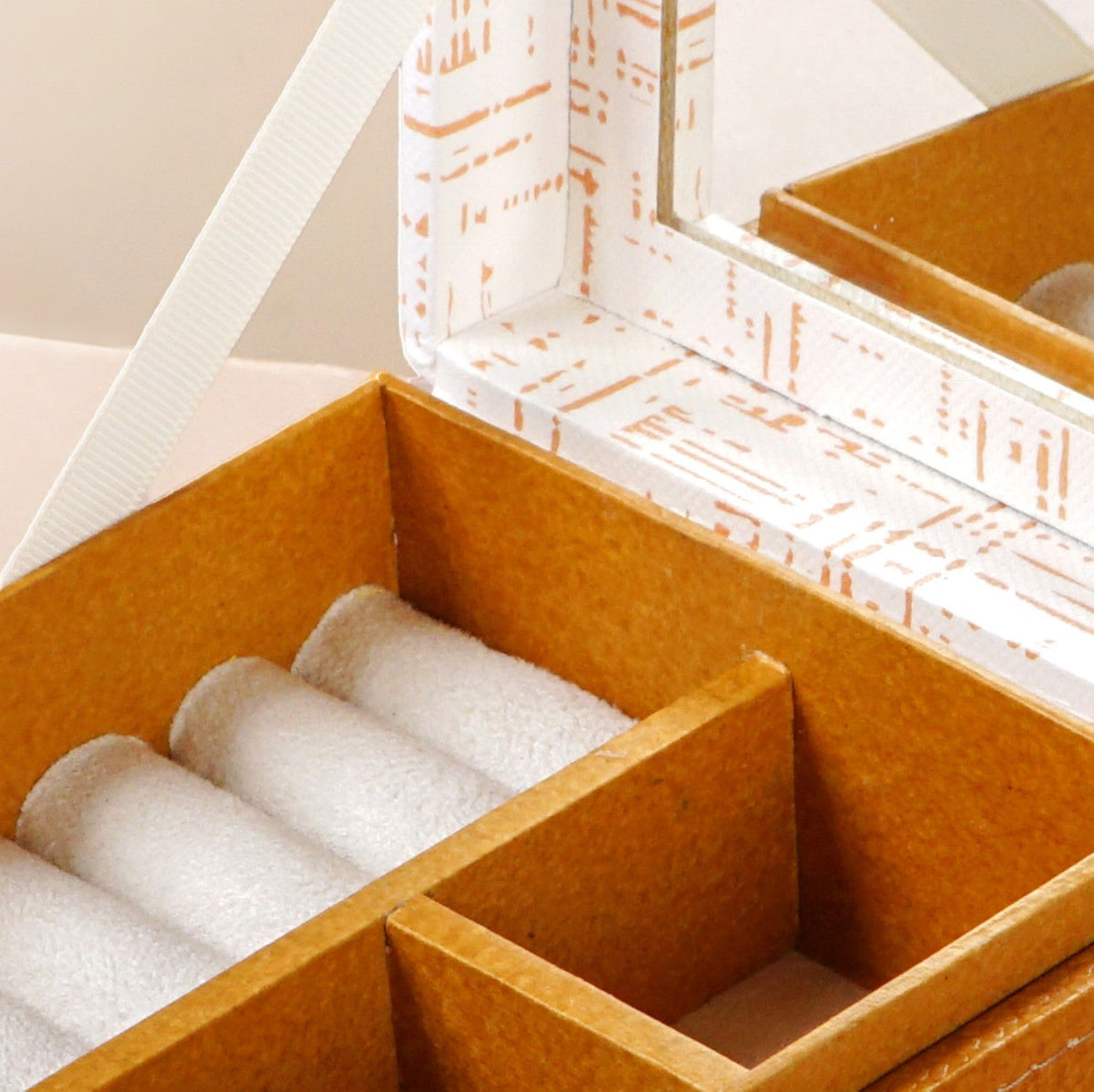 Quadrata Pattern Multi Section Jewellery Box With Mirror Nestasia