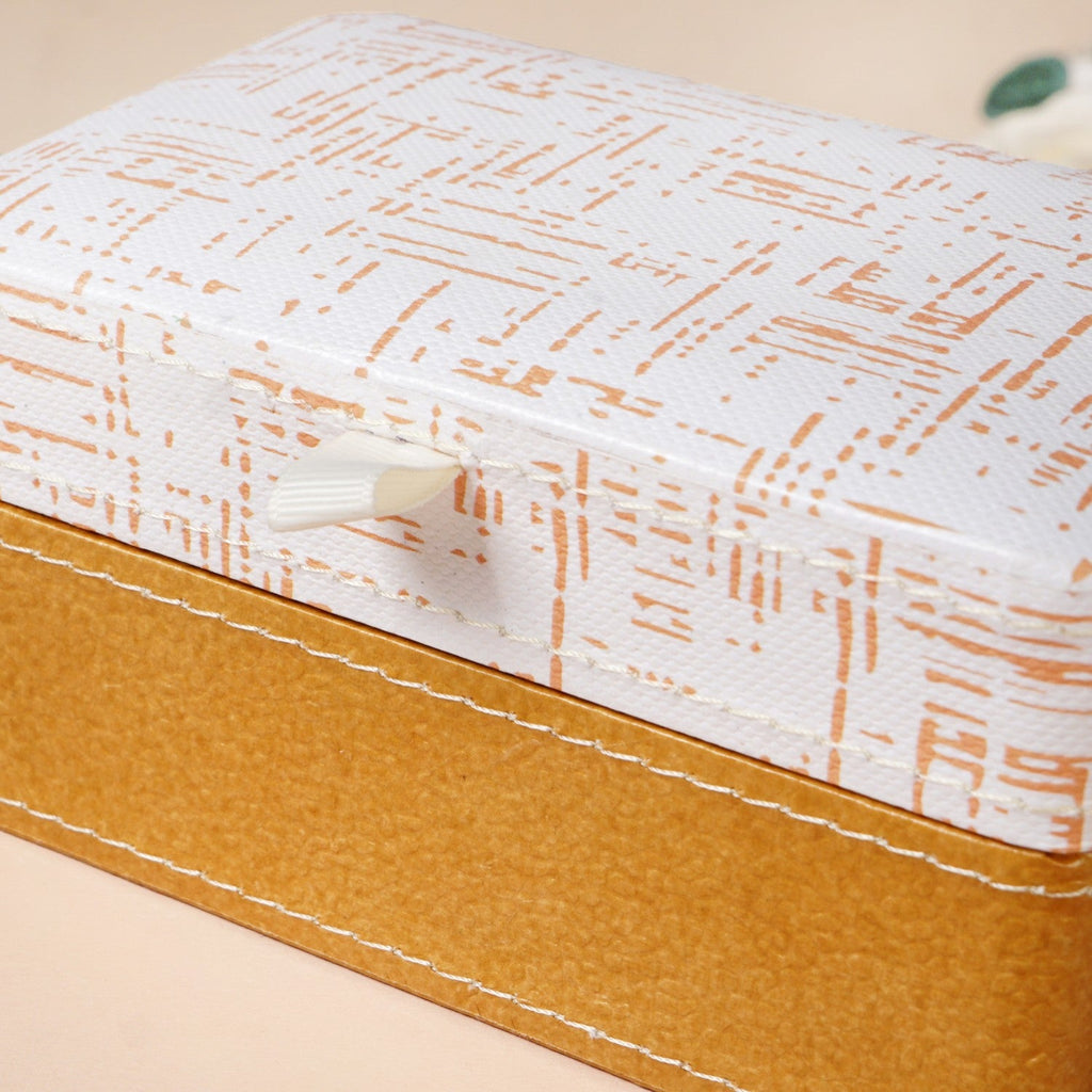 Quadrata Pattern Portable Jewellery Box With Mirror Nestasia