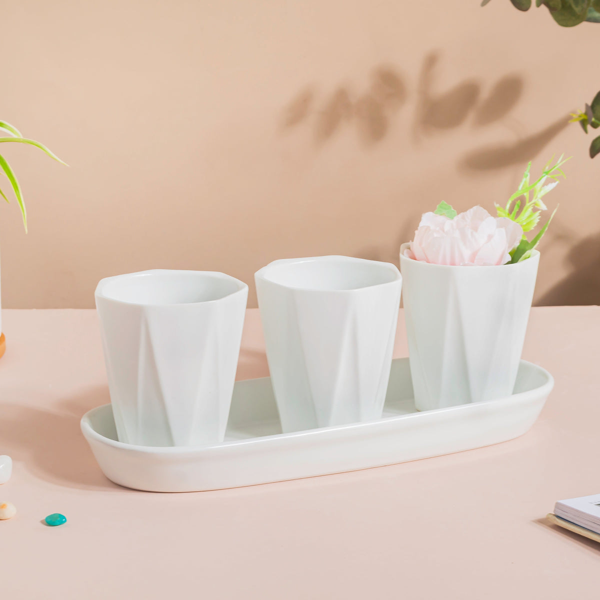 Ternion Textured Planter Set Of 3 With Plate White Nestasia