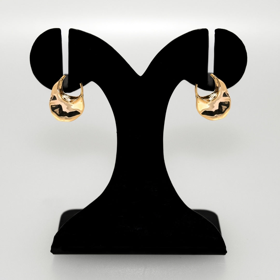 Sculpted Arc Hoop Earrings Gold Nestasia