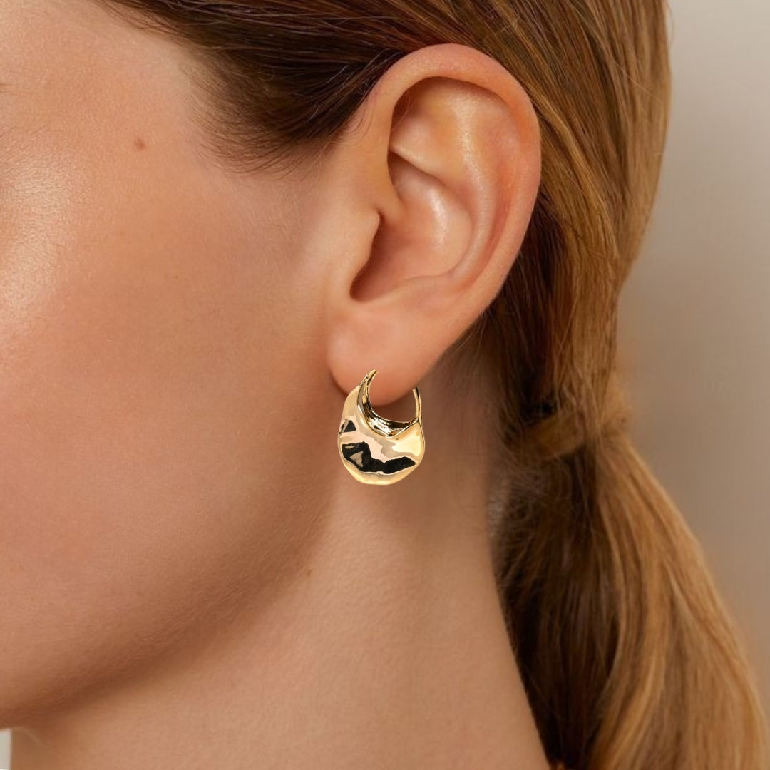 Sculpted Arc Hoop Earrings Gold Nestasia